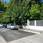 Campus House Apartamento
