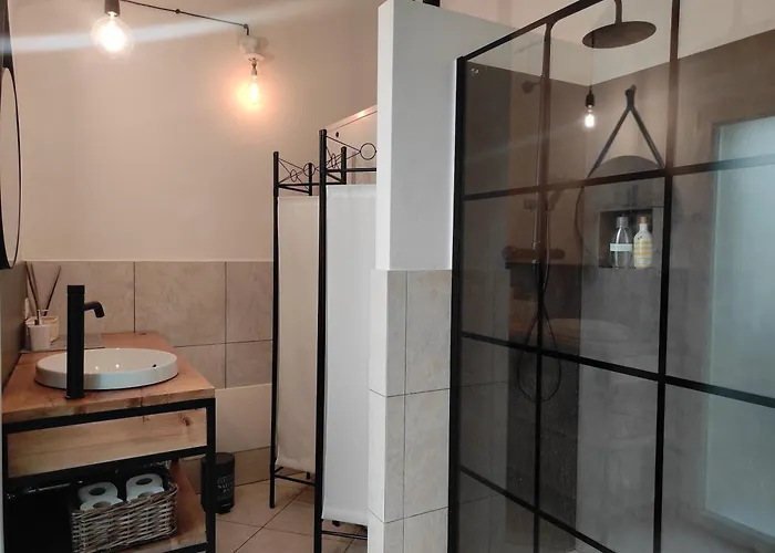 Campus House * Φορλί